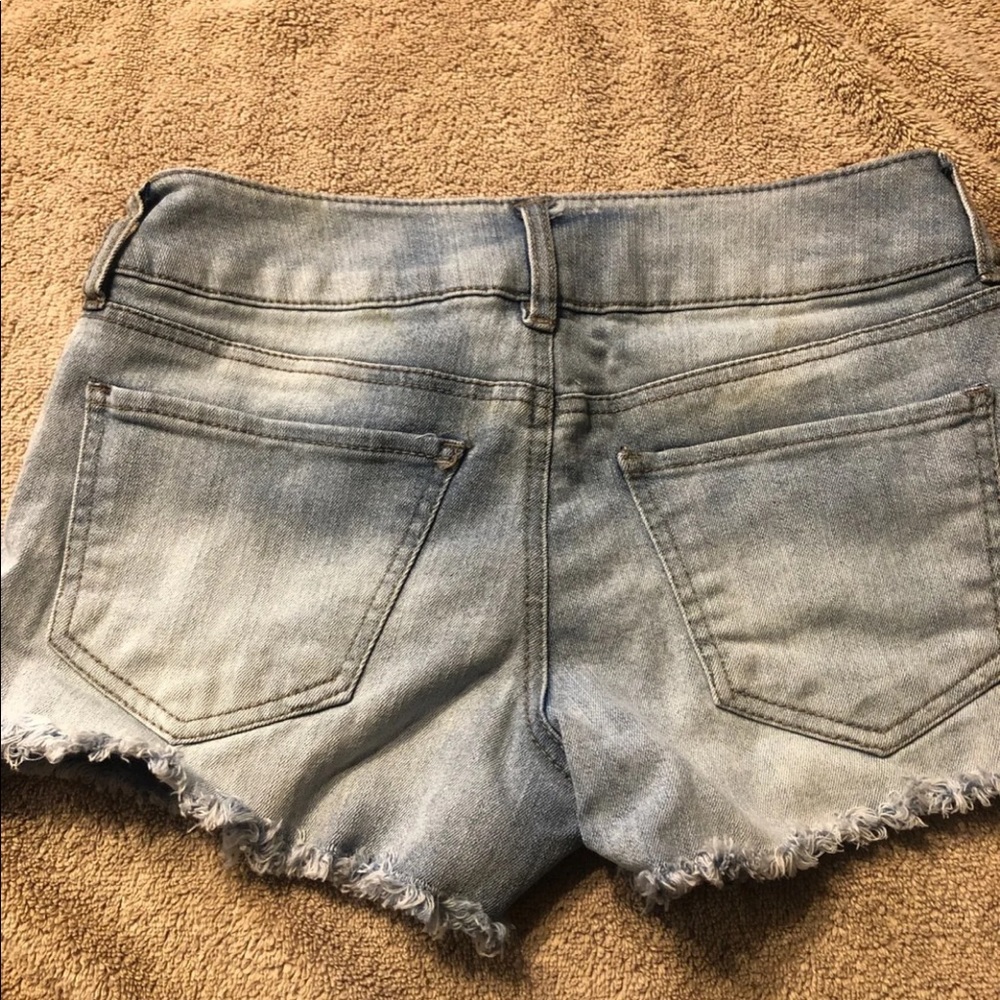 Shorts - Picture 2 of 3